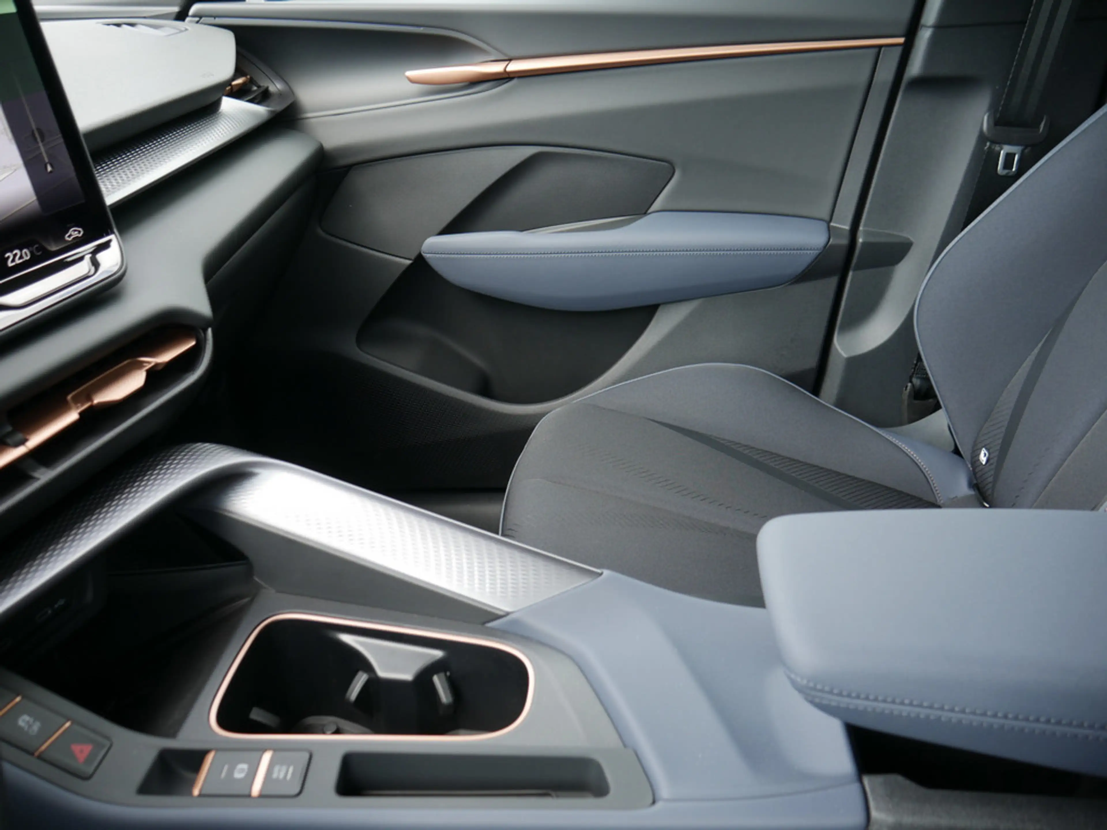 CUPRA Terramar TSI 1.5 e-Hybrid 360° NAVI 19"-LM — photo 15