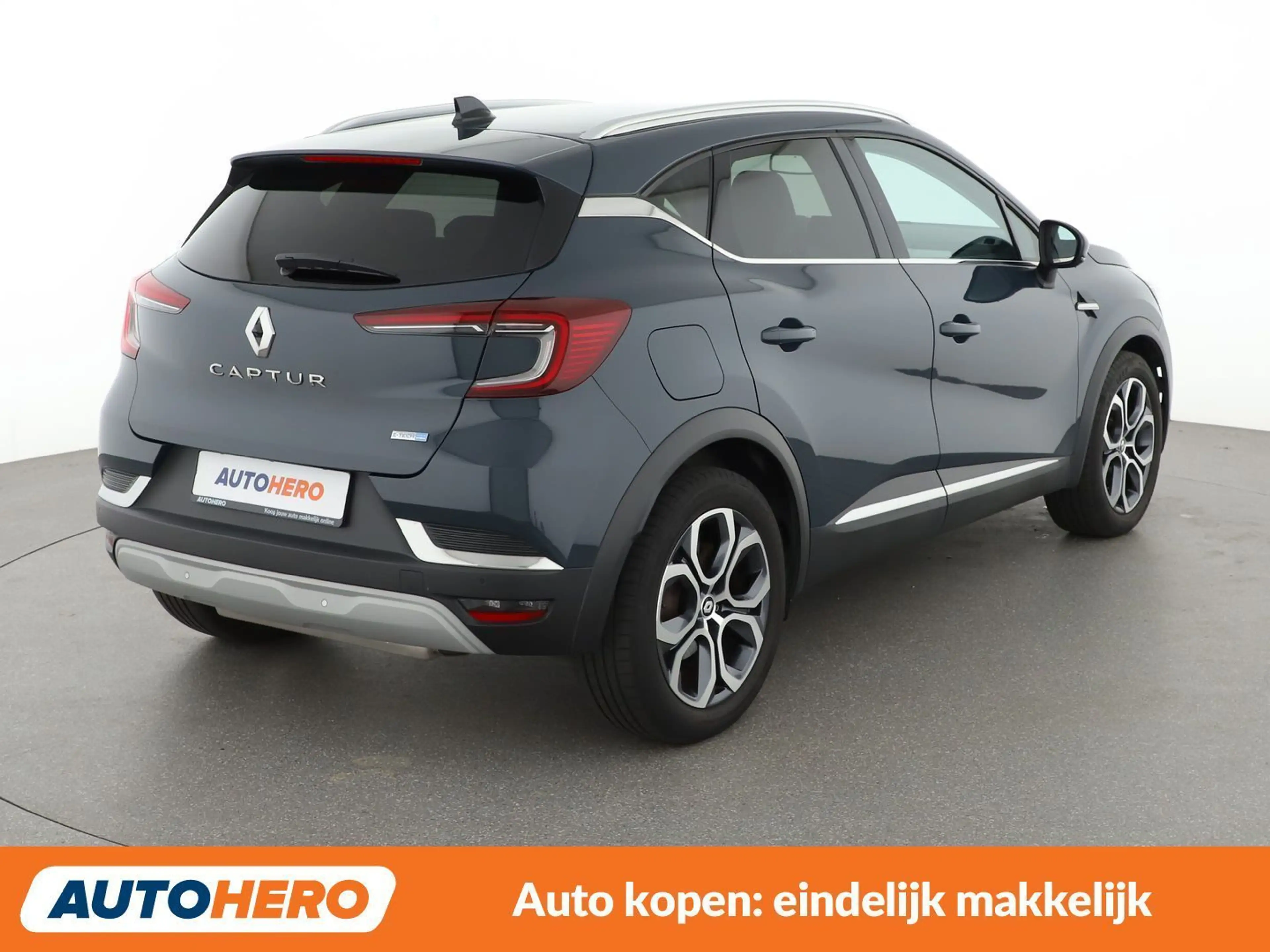 Renault Captur 1.6 Hybrid E-Tech Intens — photo 6