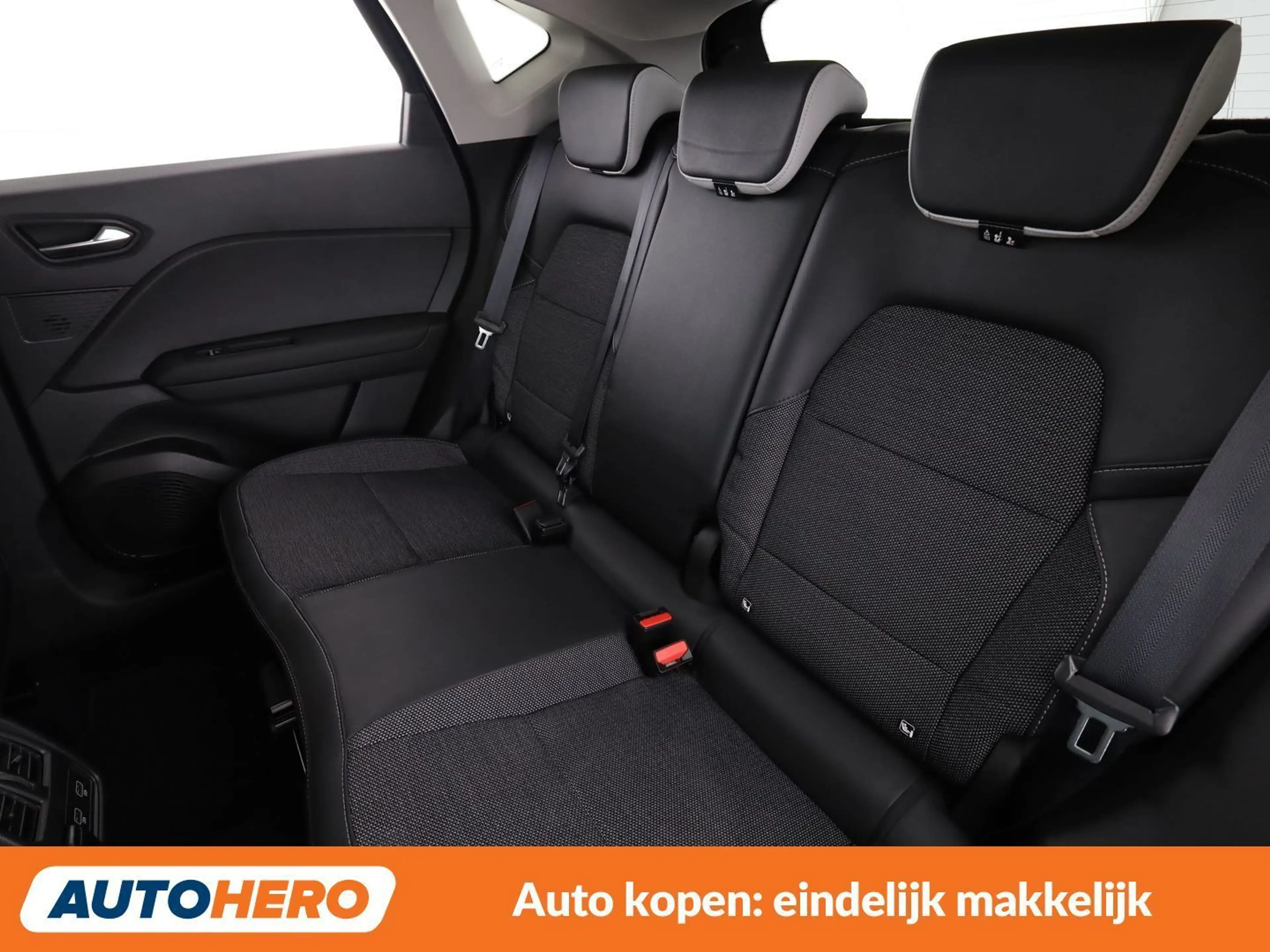 Renault Captur 1.6 Hybrid E-Tech Intens — photo 14