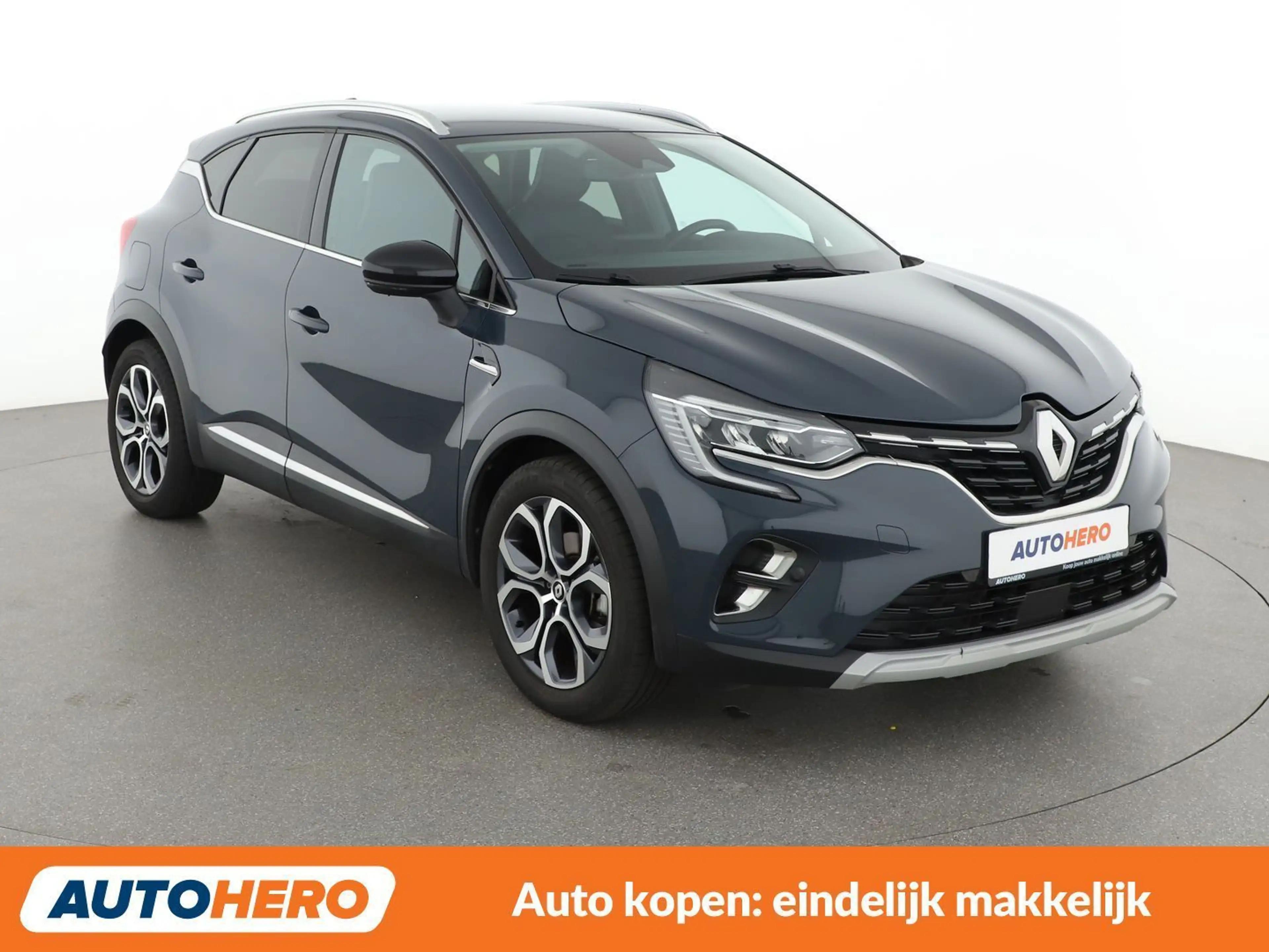 Renault Captur 1.6 Hybrid E-Tech Intens — photo 8