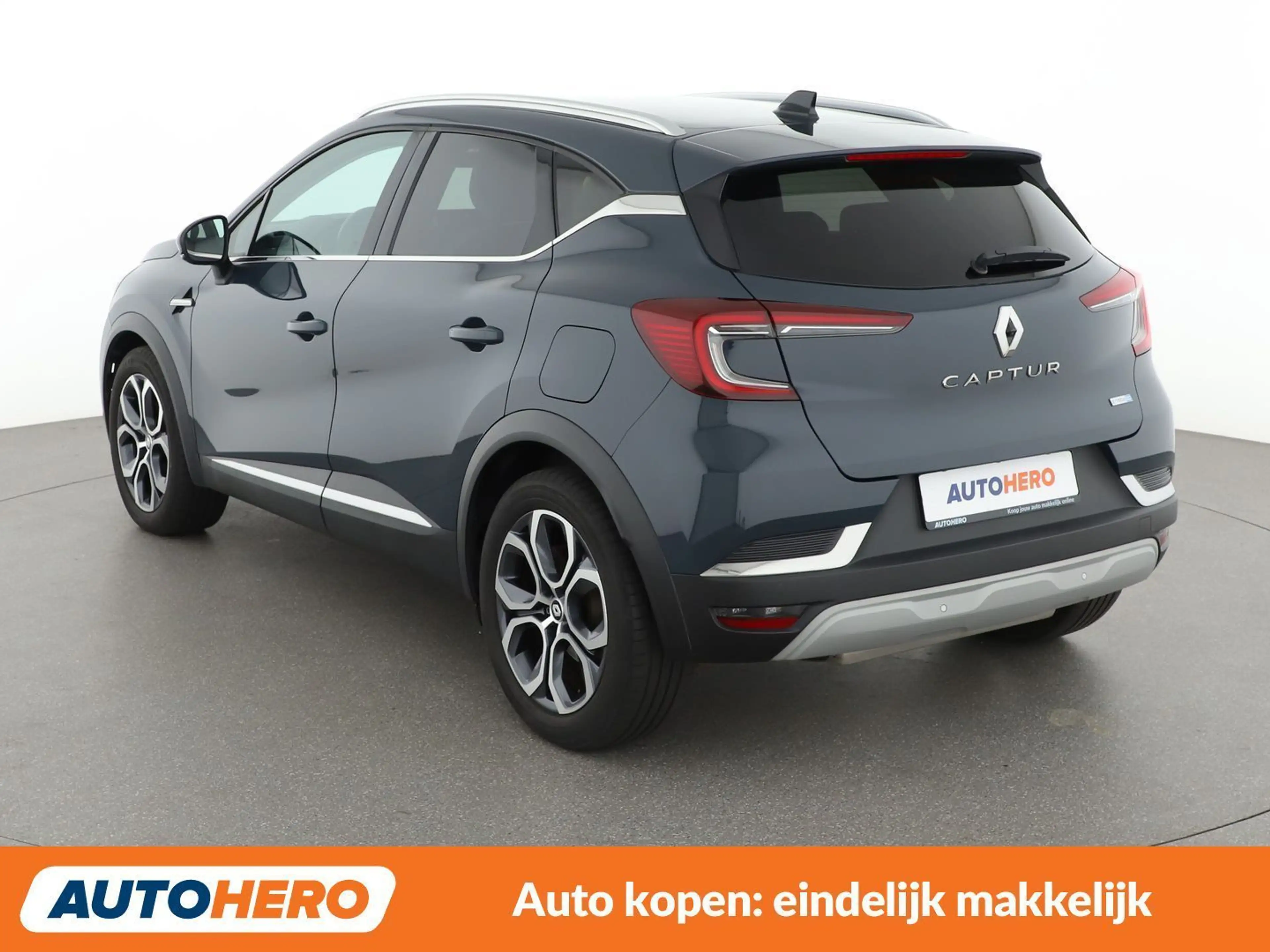 Renault Captur 1.6 Hybrid E-Tech Intens — photo 4