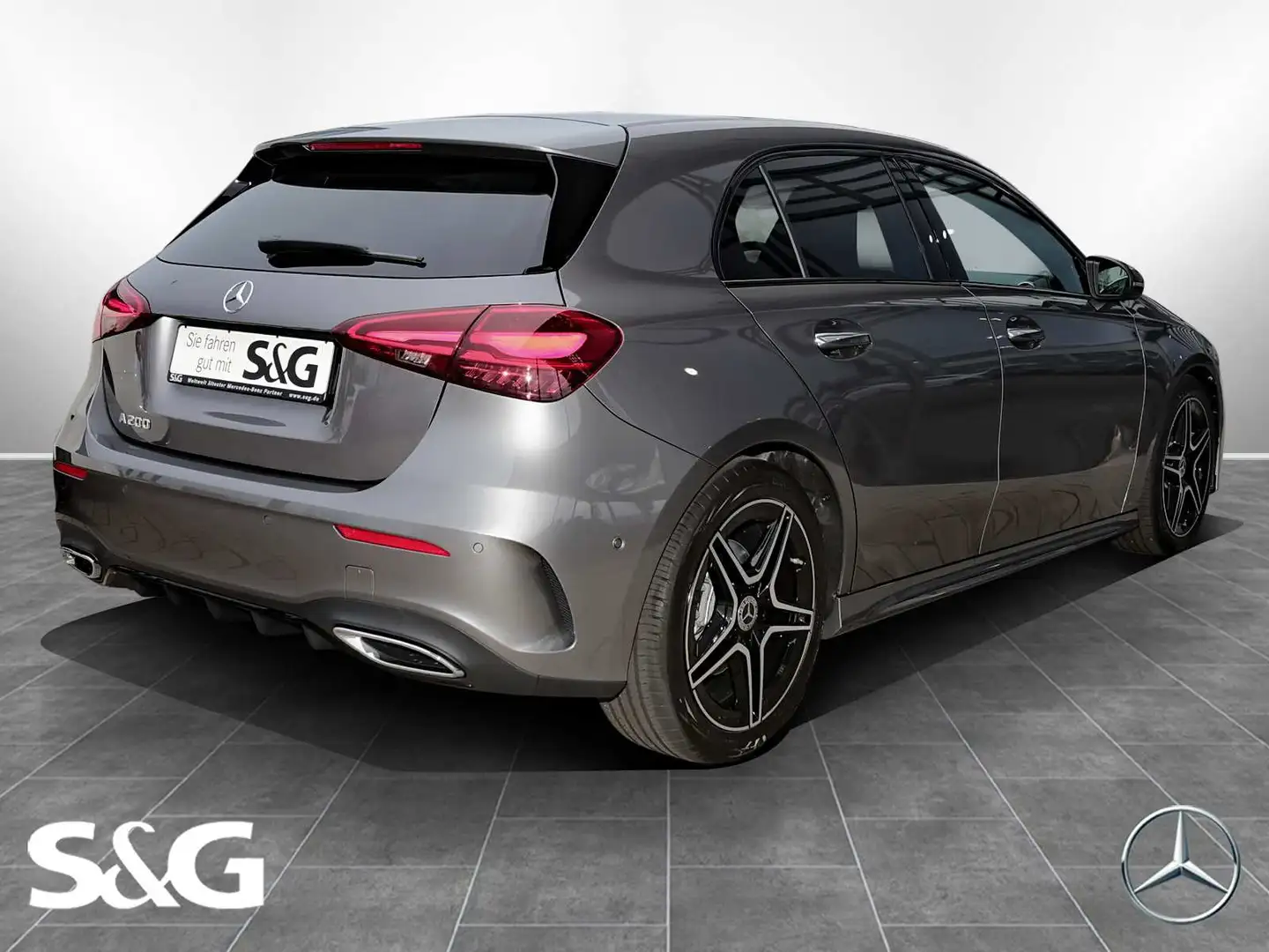 Mercedes-Benz A 200 AMG MBUX+RüKam+M-LED+Distro+Night+Standhz Grijs - 2