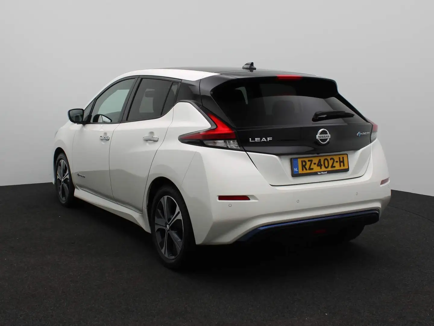 Nissan Leaf N-Connecta 40 kWh | Navigatie | Climate control | White - 2