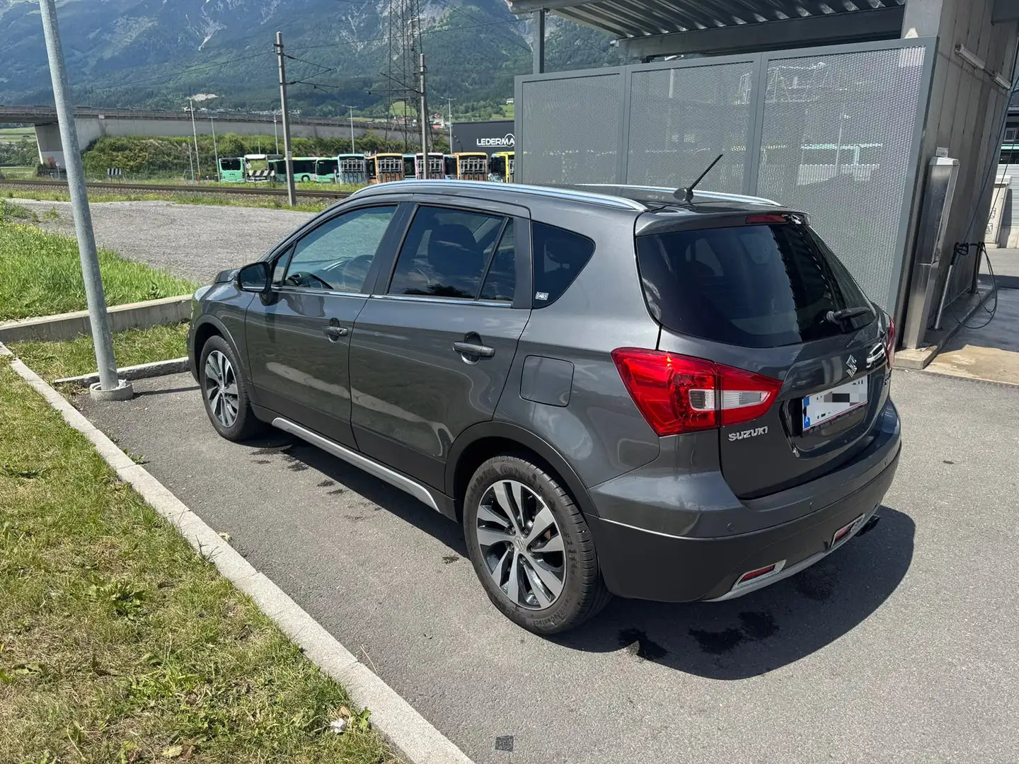Suzuki SX4 S-Cross SX4 S-Cross 1,4 DITC 4WD flash flash Grau - 2