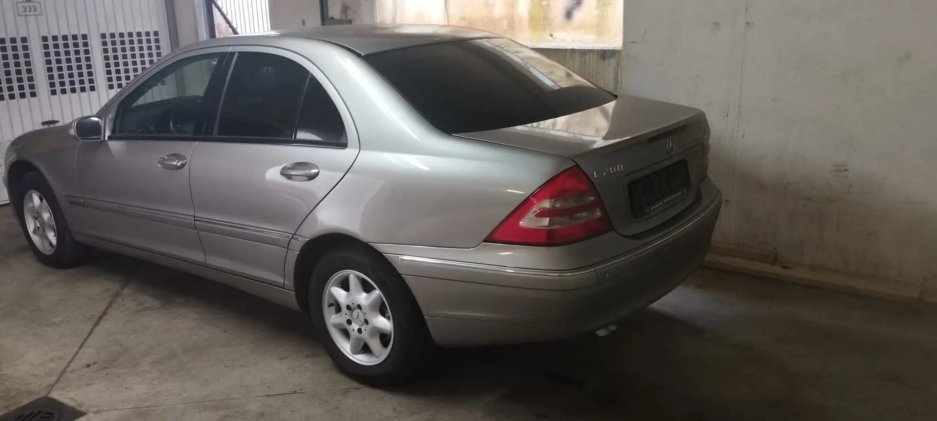Mercedes-Benz C 200 Kompressor Elegance Halbautomatik Top zustand ! Šedá - 1
