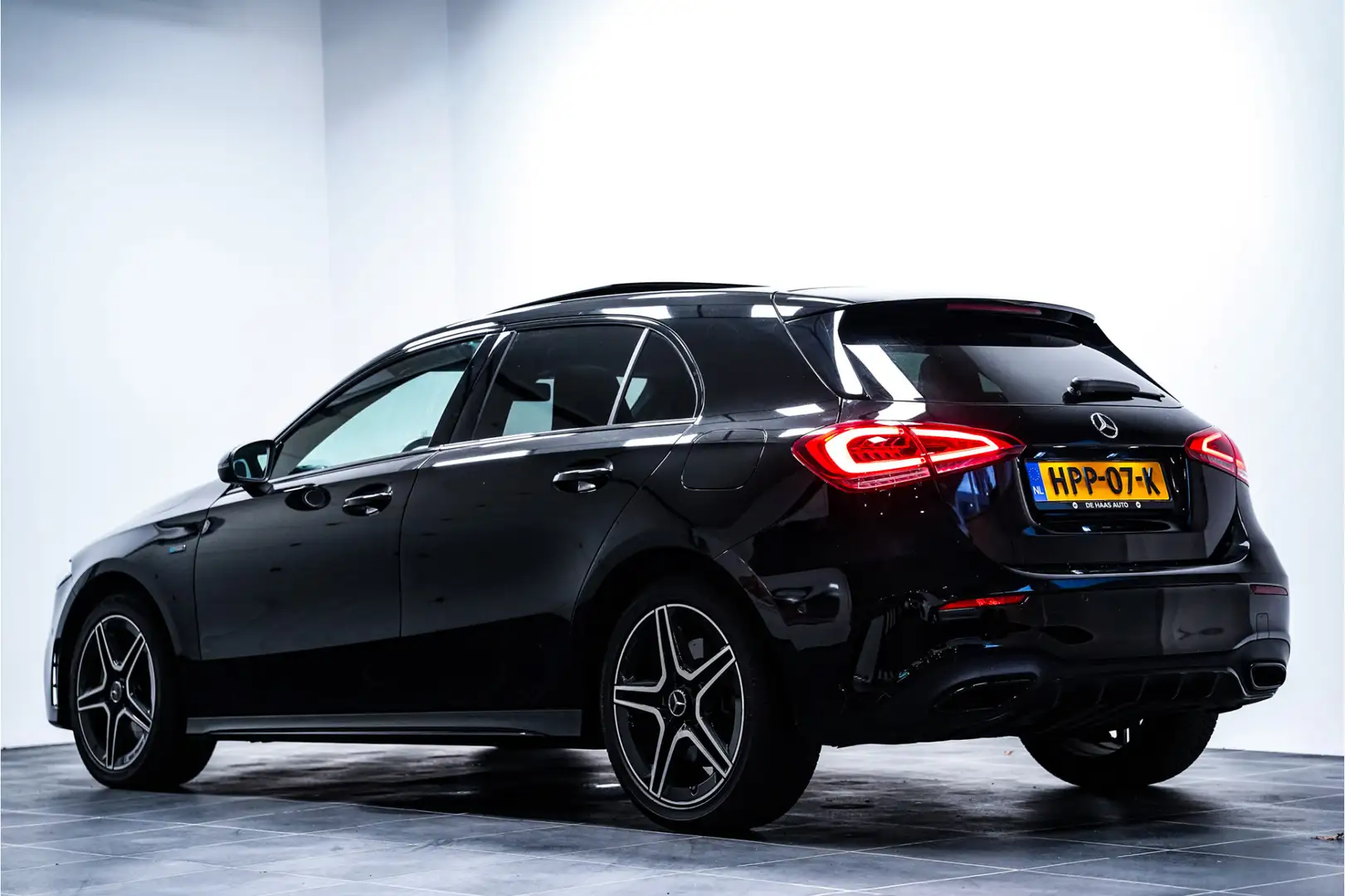Mercedes-Benz A 250 e AMG|Panodak|Sfeerverlichting|Camera|Stoelverwarm Noir - 2