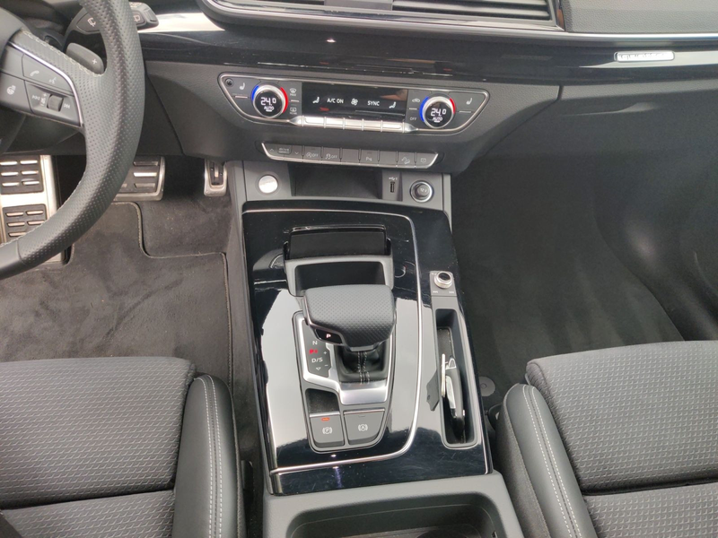 Audi Q5 40 TDI q. S-Tronic S-Line, AHK, Matrix-LED, R — photo 11