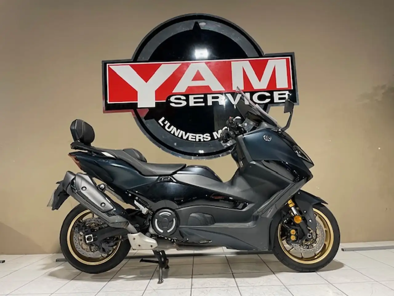 Yamaha Tmax 560