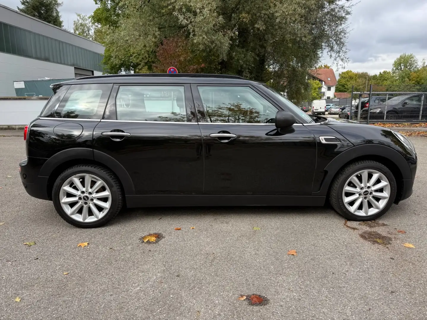 MINI One Clubman One Navi PDC EURO6 HU 12.2025 Schwarz - 1