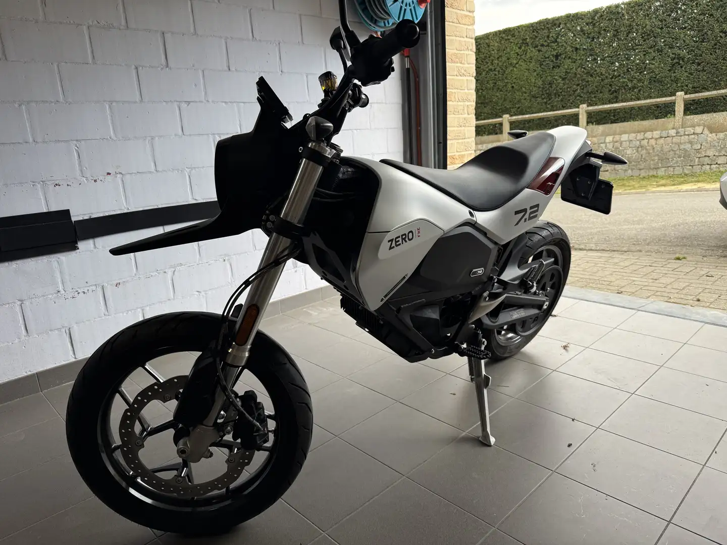 Zero Zero FXE Permis B - Rijbewijs B (auto) Zilver - 1
