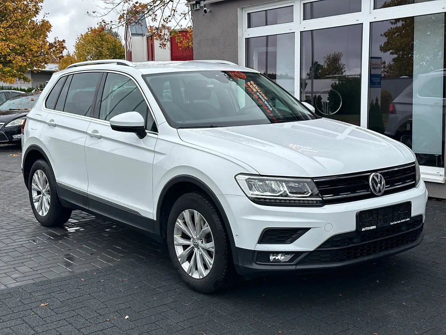 Volkswagen Tiguan Comfortline *LED *Alcantara *Navi * Wit - 2