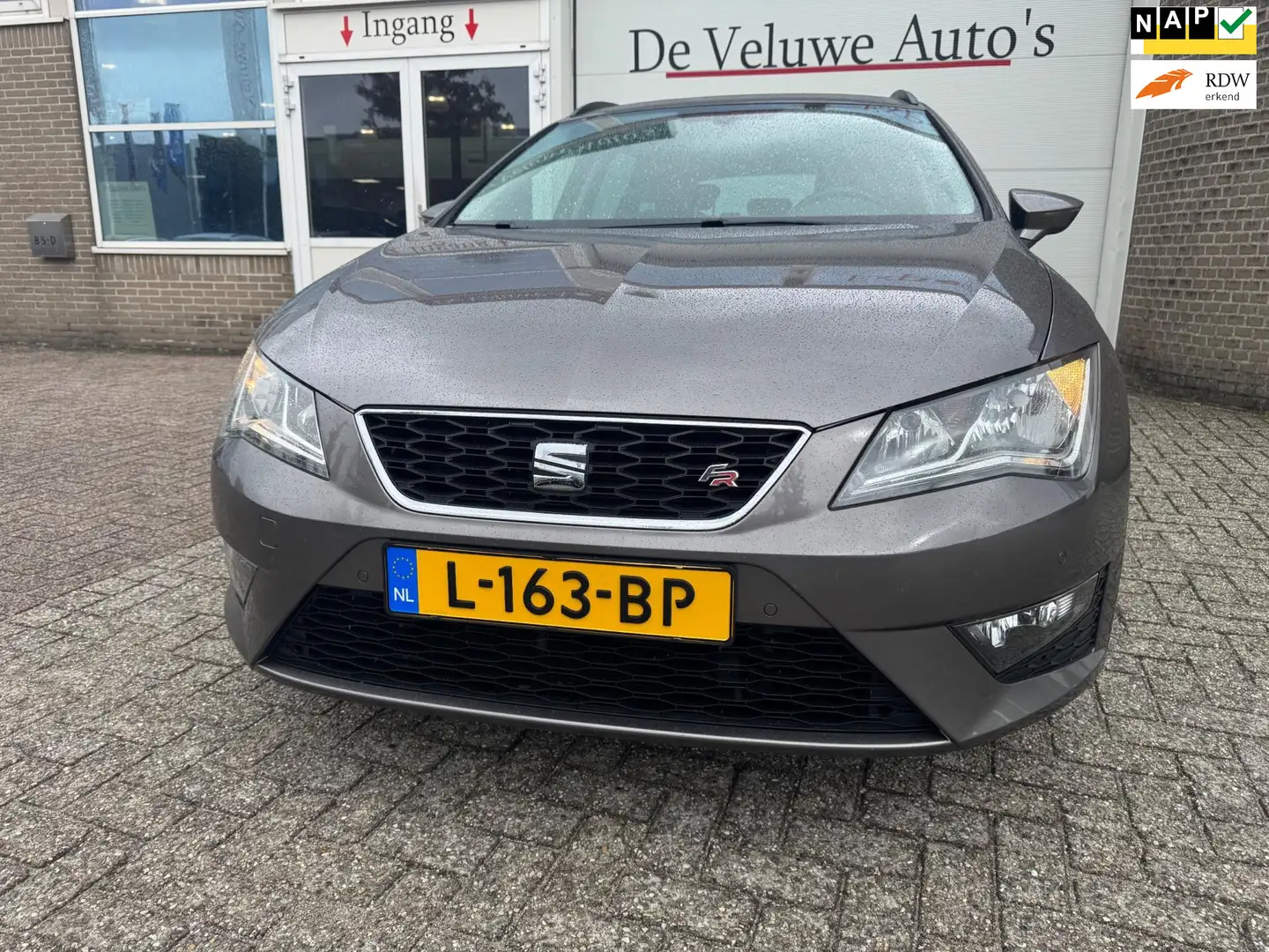 SEAT Leon ST 1.8 TSI FR|CRUISE|BLUETOOTH|NAVI|TREKHAAK|CLIMA Gris - 1