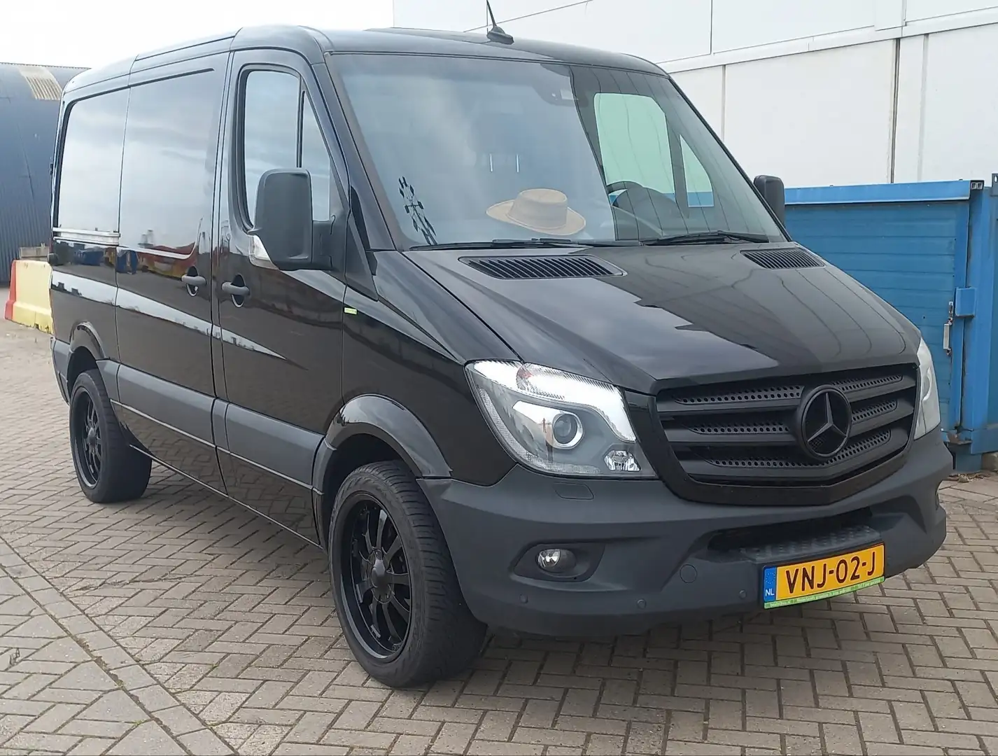 Mercedes-Benz Sprinter 216 2.2 CDI 325 Zwart - 2