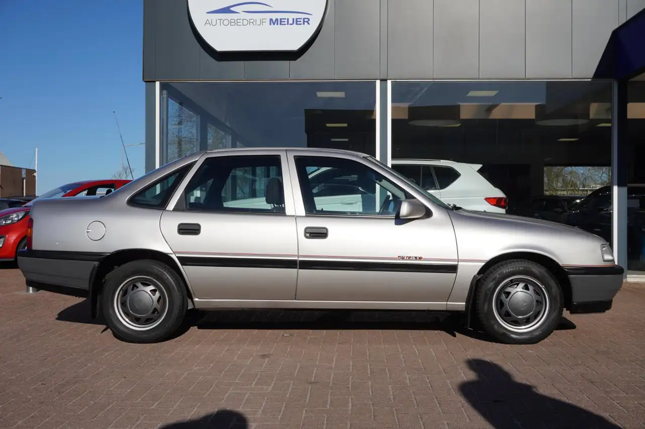 Opel Vectra 1.8i GL Frisco | Youngtimer | 5deurs | 143.000km |, foto 3