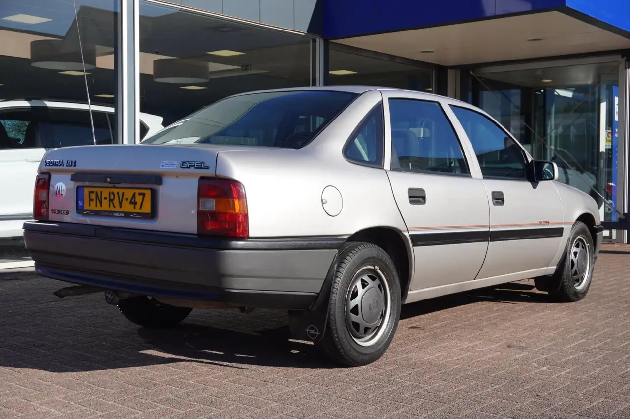 Opel Vectra 1.8i GL Frisco | Youngtimer | 5deurs | 143.000km |, foto 9
