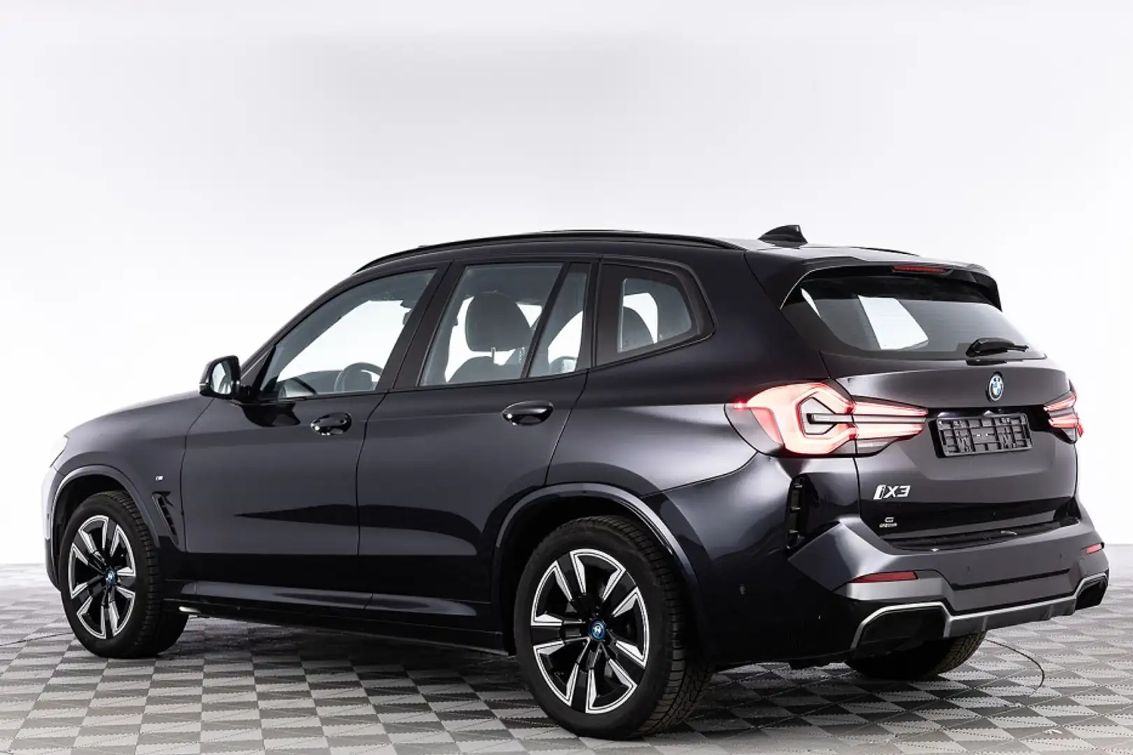 BMW iX3 80 kWh M-Sport | PANORAMADAK | LEDER | Full LED Bleu - 2