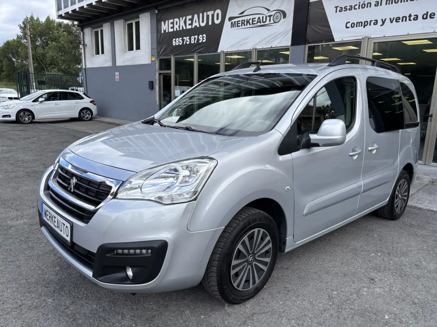 Peugeot Partner Tepee 1.6BlueHDI Active 120 Plateado - 1