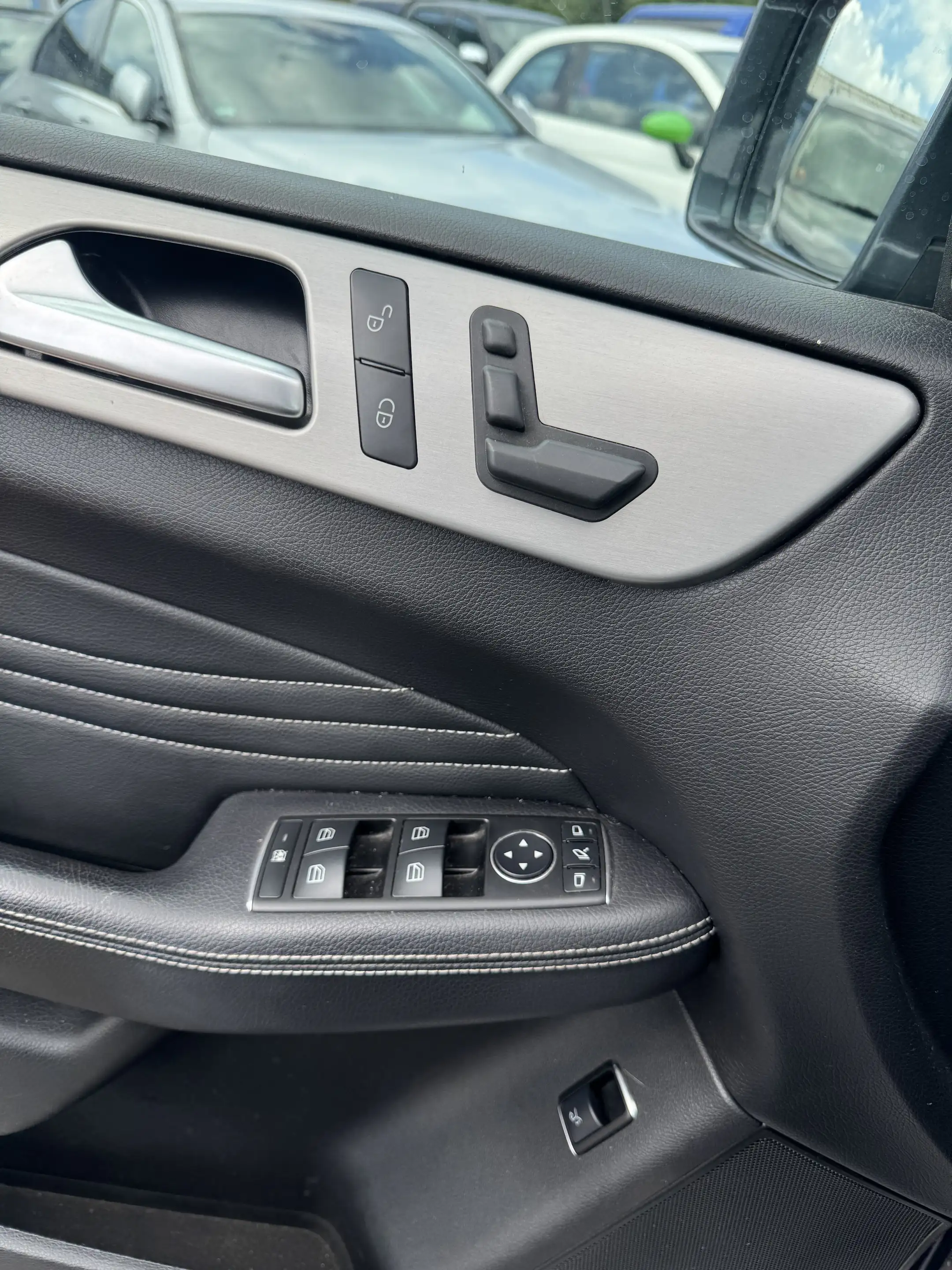 Mercedes-Benz ML 350 ML 350 4MATIC (BlueEFFICIENCY) 7G-TRONIC — photo 21