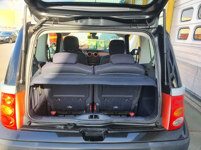 Peugeot 1007 view 5