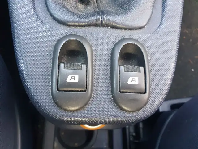 Peugeot 1007 view 12