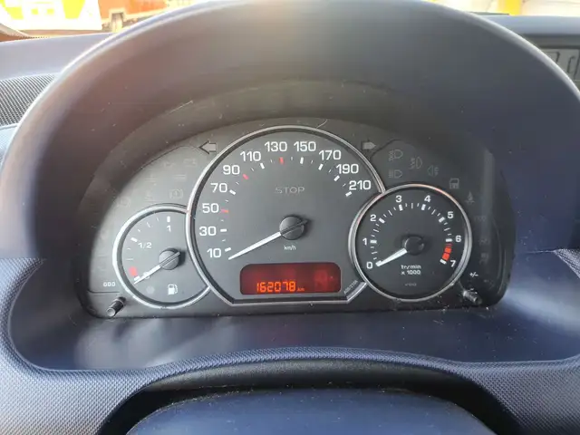 Peugeot 1007 view 13