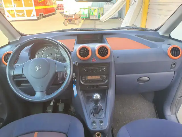 Peugeot 1007 view 4