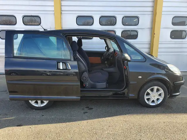 Peugeot 1007 view 10