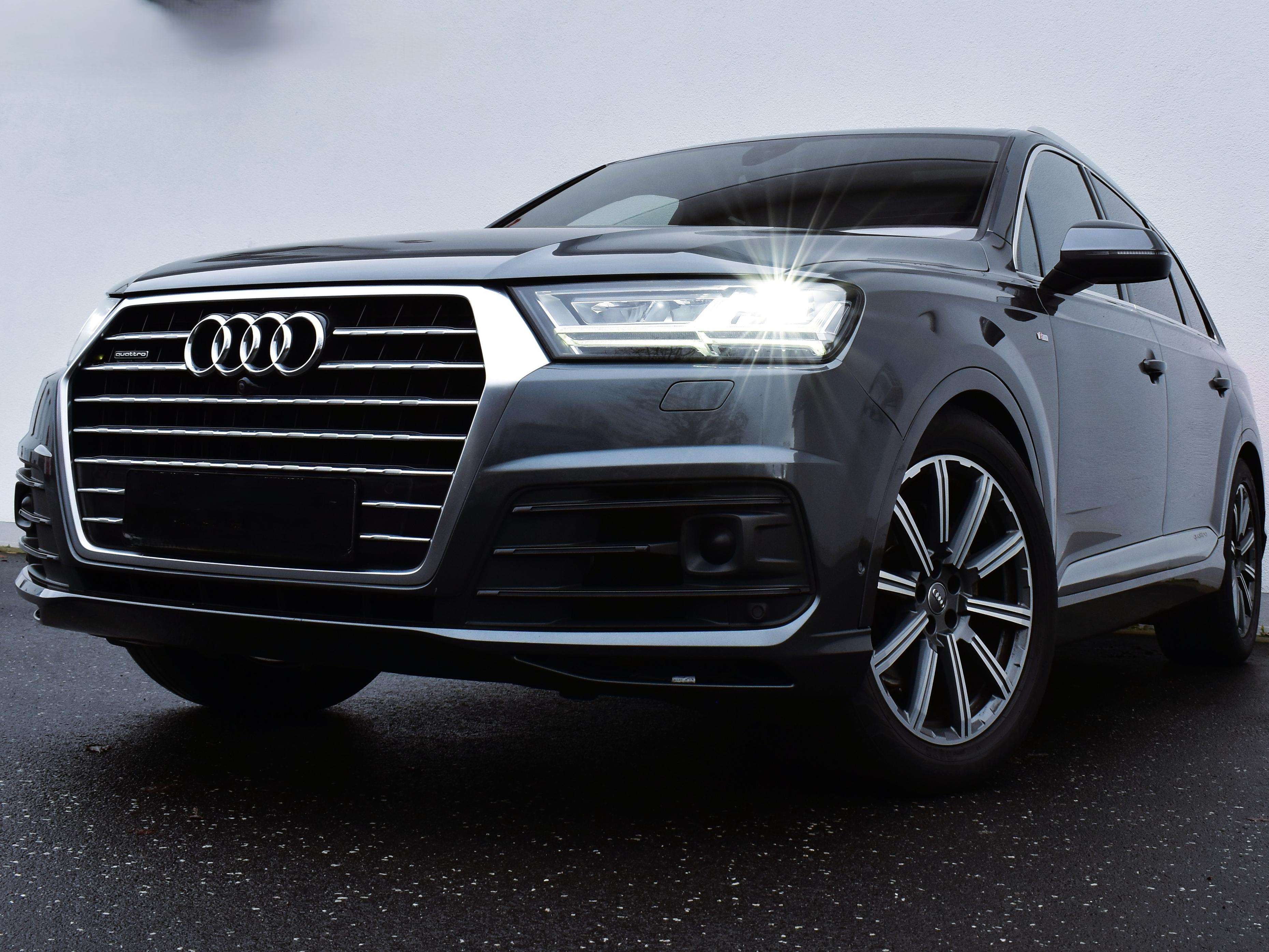 Second hand Audi Q7 3.0