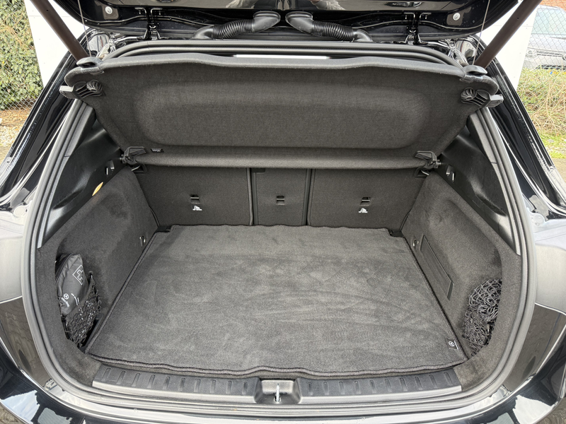 Mercedes-Benz GLA 200 Business Solution AMG | Pano | Ambient Light | Key — photo 32