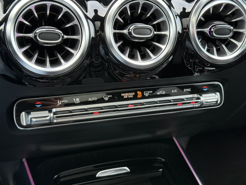 Mercedes-Benz GLA 200 Business Solution AMG | Pano | Ambient Light | Key — photo 27