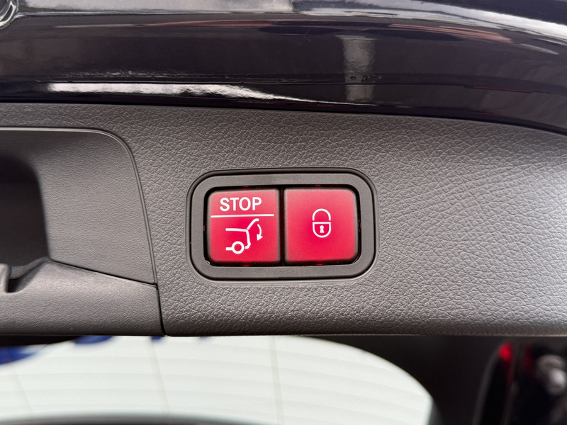 Mercedes-Benz GLA 200 Business Solution AMG | Pano | Ambient Light | Key — photo 33