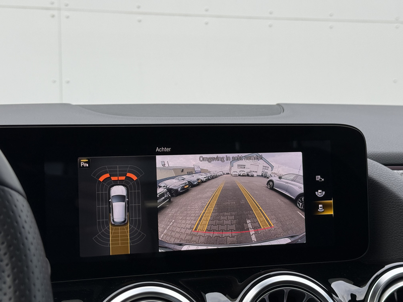 Mercedes-Benz GLA 200 Business Solution AMG | Pano | Ambient Light | Key — photo 26