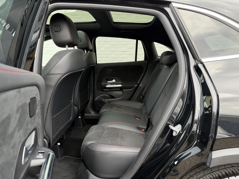 Mercedes-Benz GLA 200 Business Solution AMG | Pano | Ambient Light | Key — photo 31