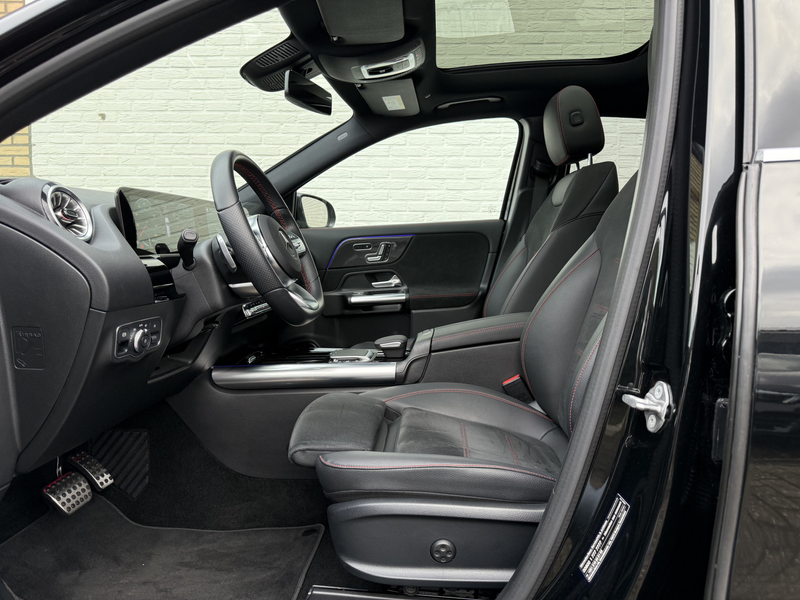 Mercedes-Benz GLA 200 Business Solution AMG | Pano | Ambient Light | Key — photo 30