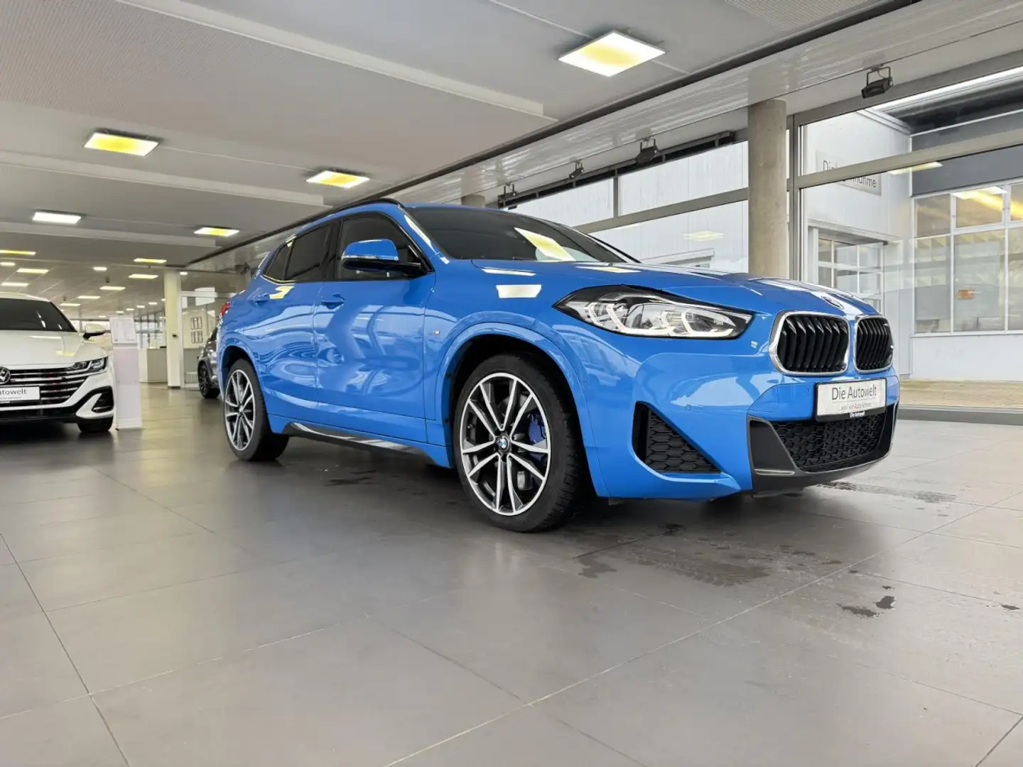 BMW X2 xDrive 20 d M-SPORTPAKET AUT NAVI LED R-KAM GRA BT Bleu - 2