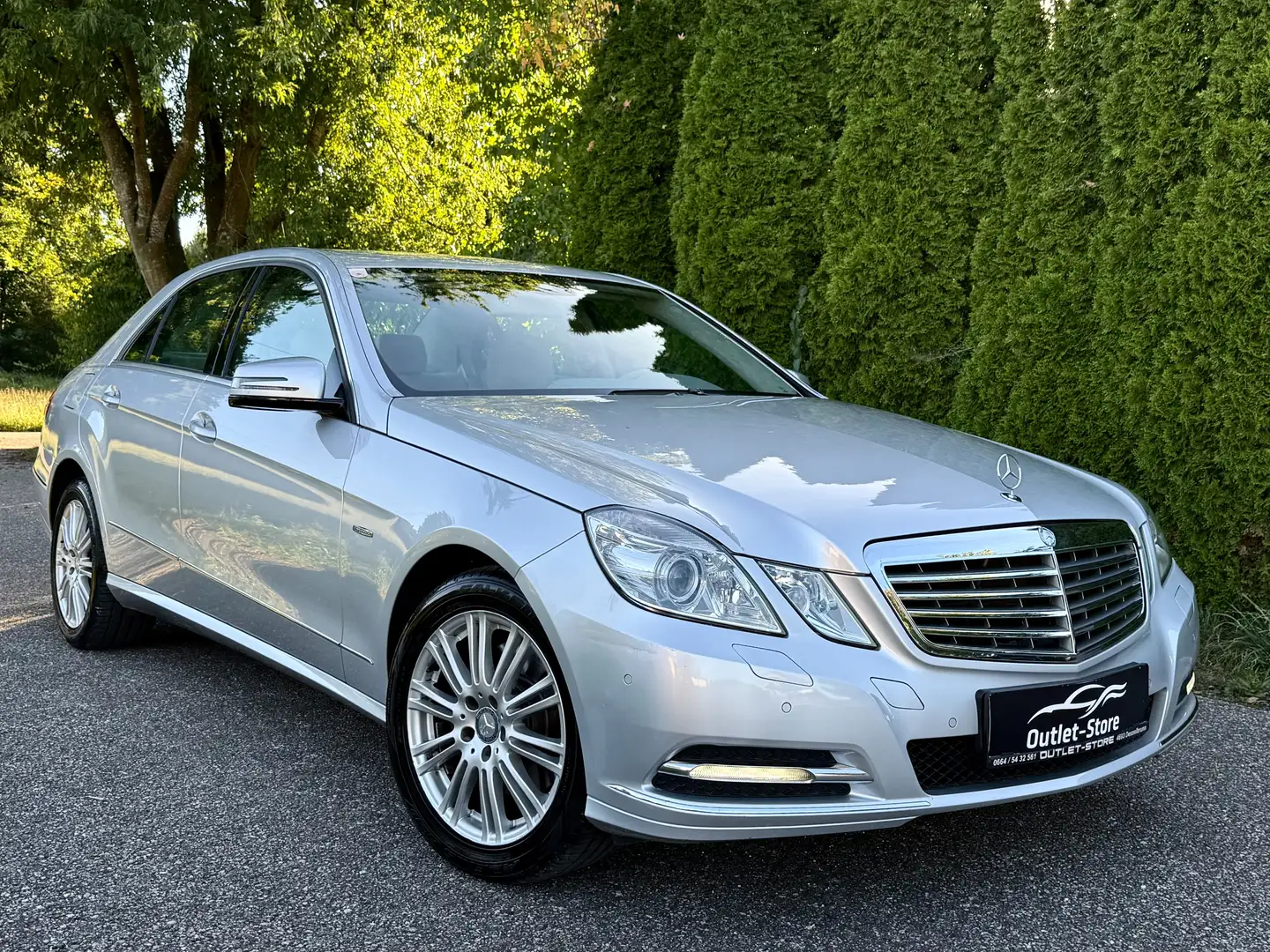 Mercedes-Benz E 250 CGI BlueEfficiency Aut.*1.Besitz*NUR 98.000KM*TOP* Argent - 1