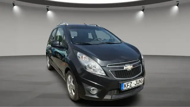 Chevrolet Spark view 3