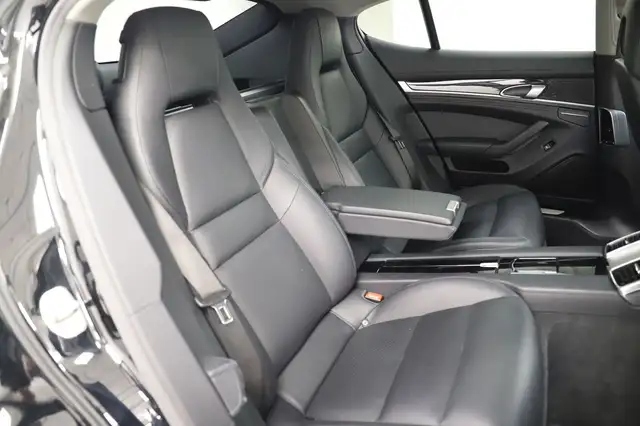 Porsche Panamera view 12