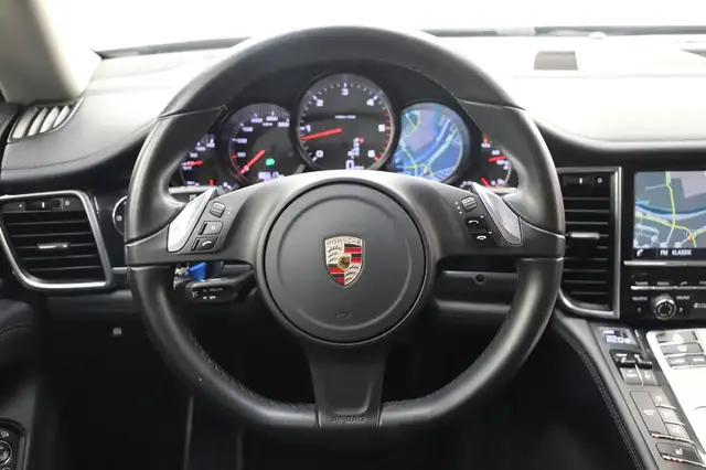 Porsche Panamera view 20