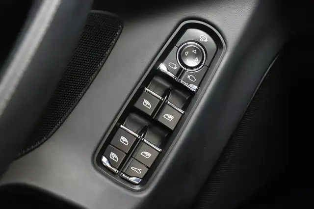 Porsche Panamera view 21