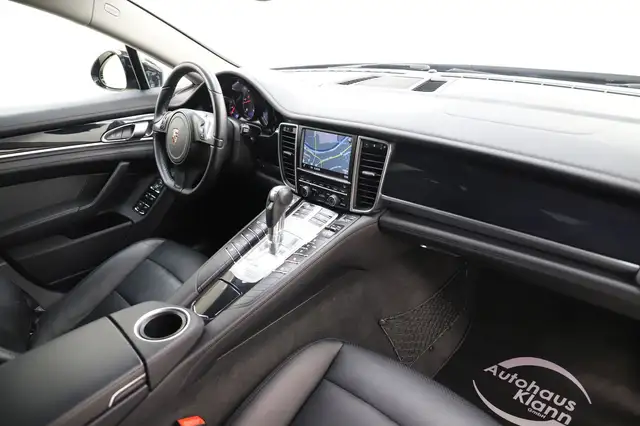 Porsche Panamera view 15