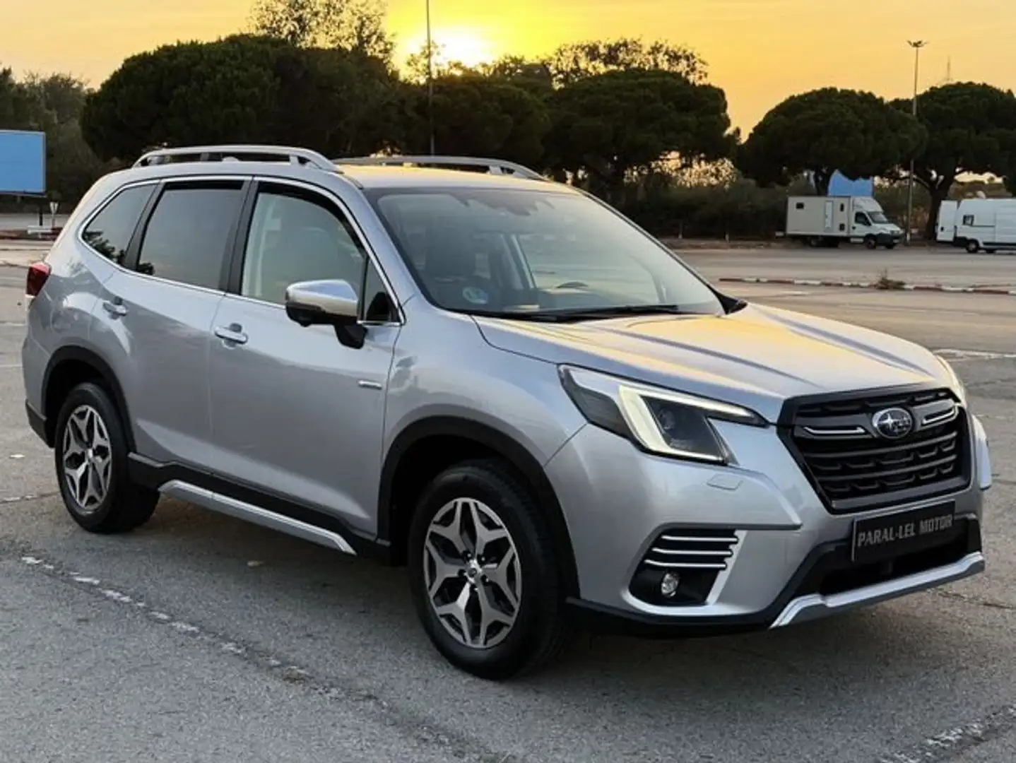 Subaru Forester 2.0i Hybrid Executive Plus CVT Plateado - 1