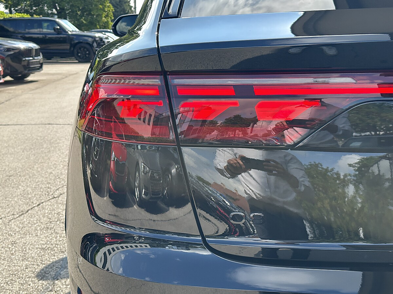 Audi Q8 50 TDI Quattro S-Line Aut. — photo 11