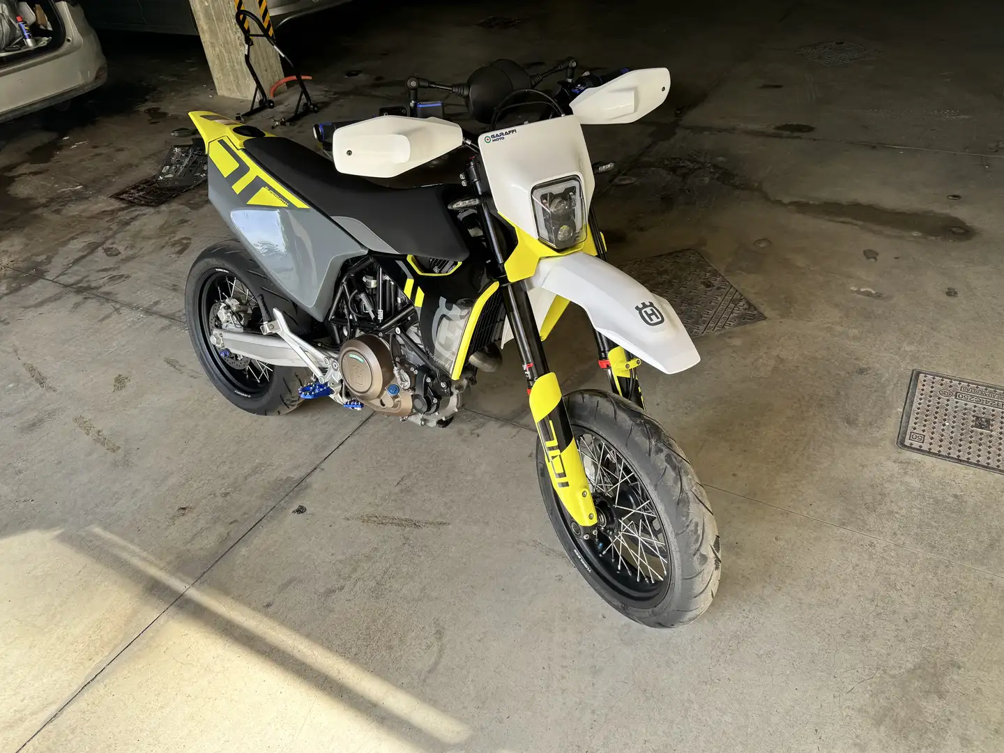 Husqvarna 701 Supermoto - 1