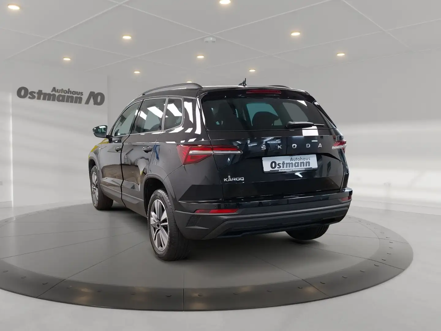 Skoda Karoq 1.5 TSI Tour AHK KeyLess RFK 4xSHZ el.Heck Noir - 2