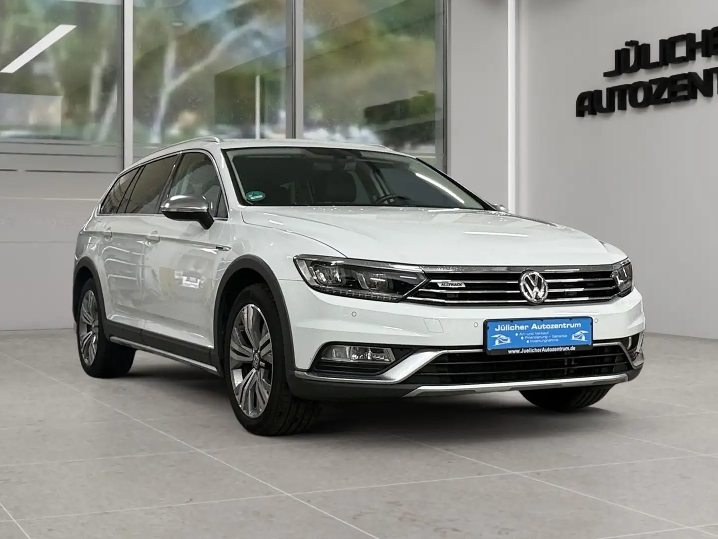 Volkswagen Passat Alltrack Passat Variant Alltrack BMT/Start-Stopp 4Motion Weiß - 1