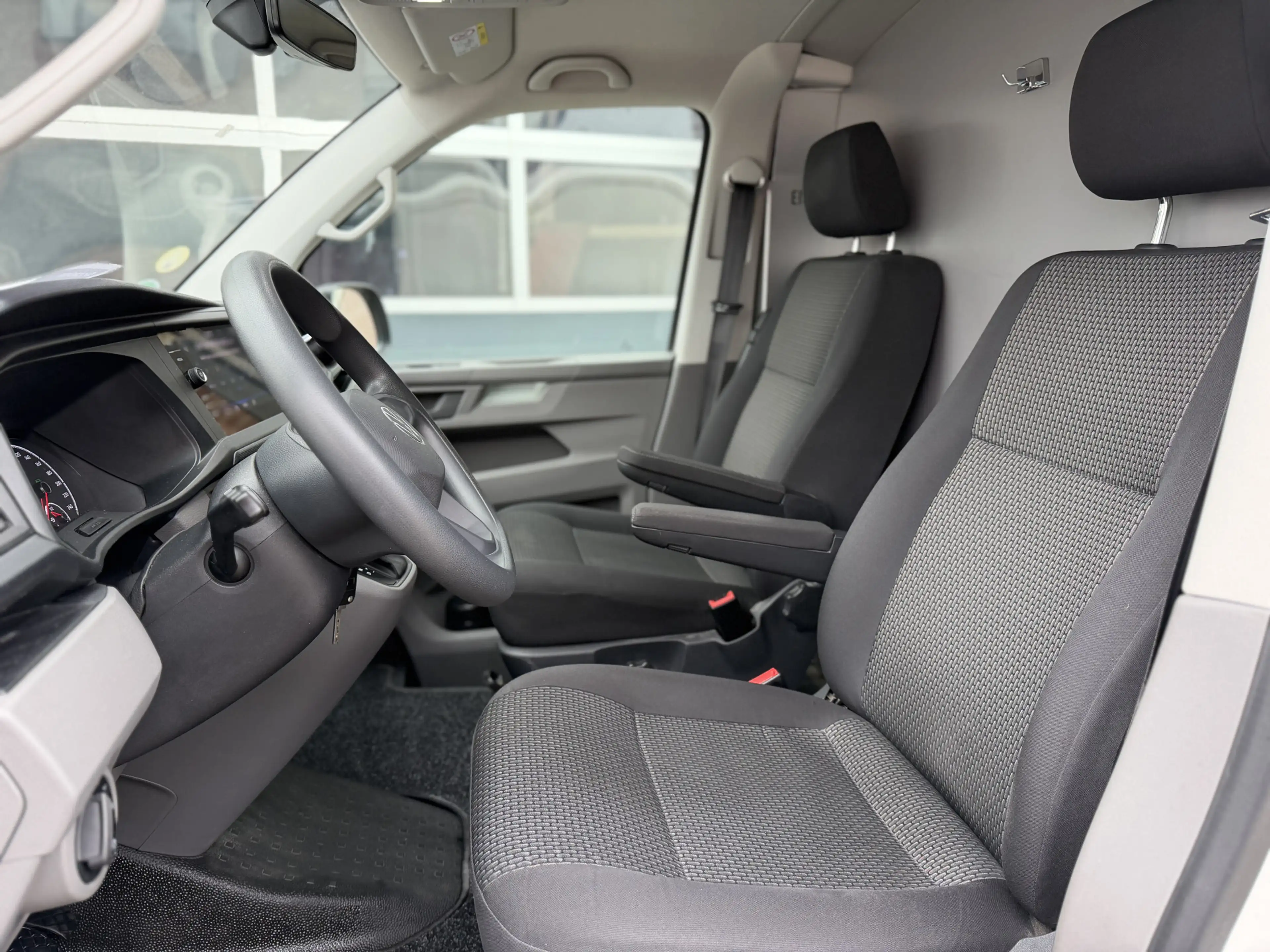 Volkswagen T6.1 Transporter 2.0 TDI 150pk DSG L2H1 Airco,Cruise,Navi,Pdc — photo 9