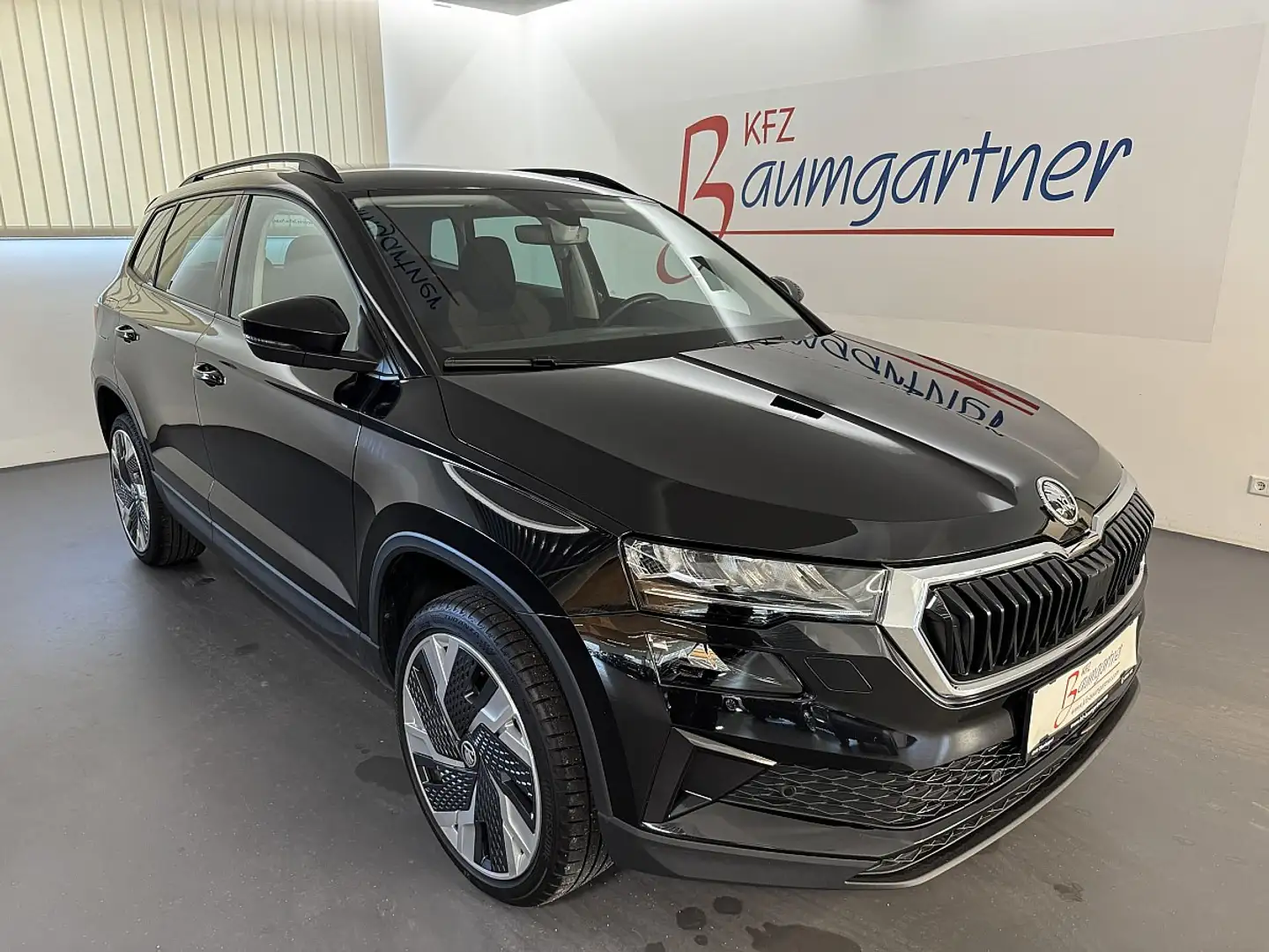 Skoda Karoq 2,0TDI DSG Style *LED*NAVI*ACC*Sitzheizung*Virt... Schwarz - 1