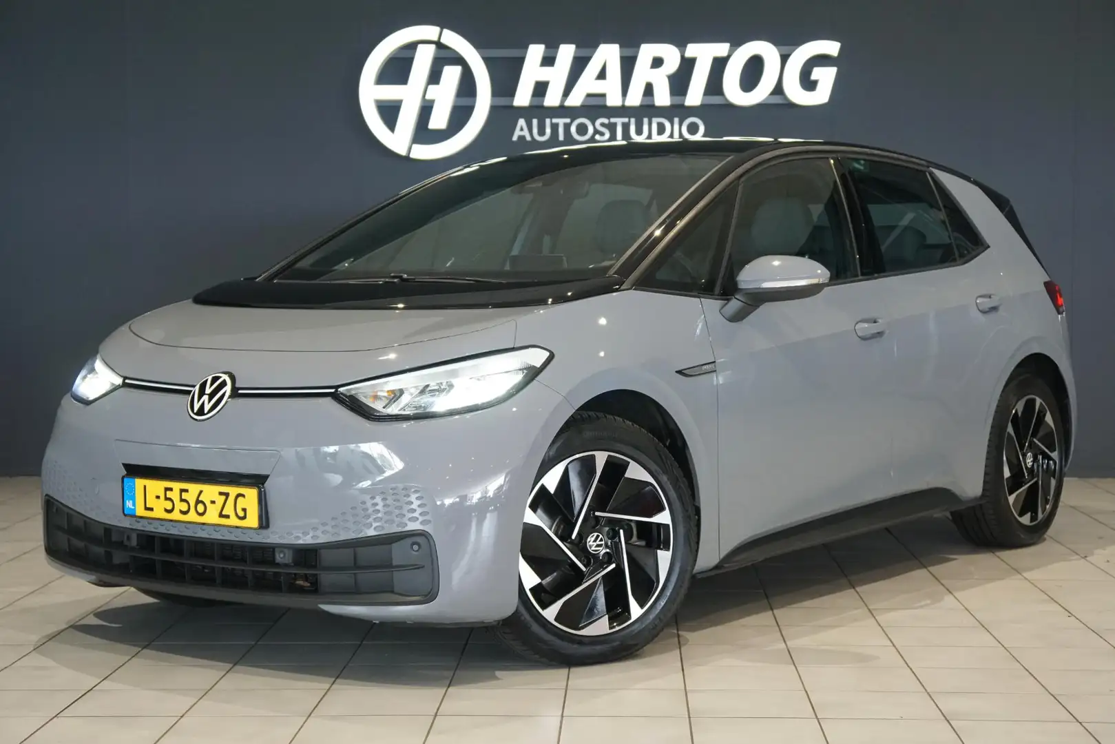 Volkswagen ID.3 City 45 kWh 1e eigenaar *INCL BTW* + Led / Apple C Grau - 1