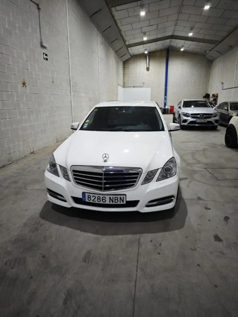 Mercedes-Benz E 300 BT Hybrid Avantgarde Blanc - 2
